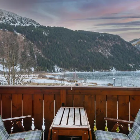 Lakeside Apartman Haller